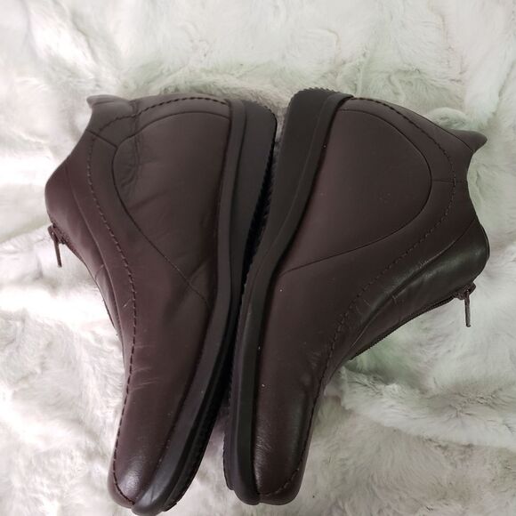 Earth Leather Booties Size 8 - Picture 2 of 7